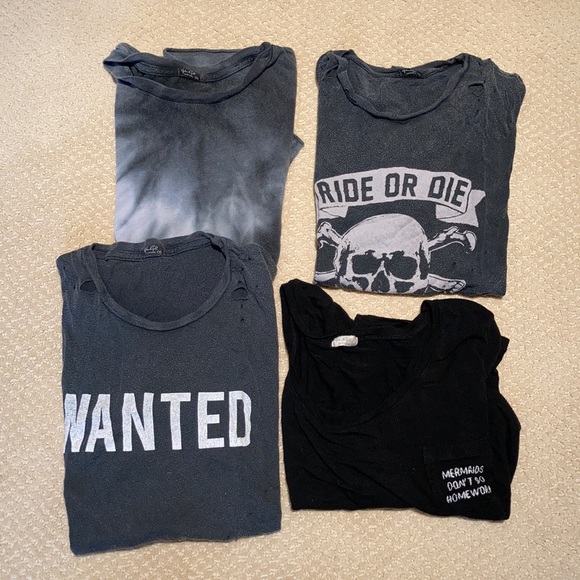 Bundle of 4 Brandy Melville/John Galt t-shirts